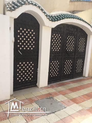 A vendre maison fait coin