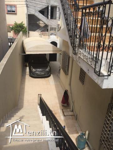 A vendre maison fait coin