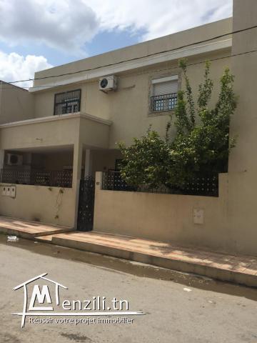 A vendre maison fait coin