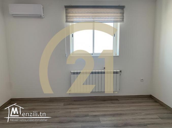 un bureau de 260m² pour la location situé au lac 1