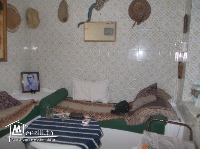 Maison Traditionelle Borj el ras Mahdia pied dans l'eau