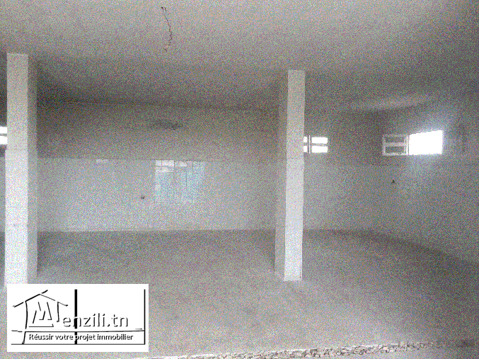 à louer un dépôt commercial à Borj touil