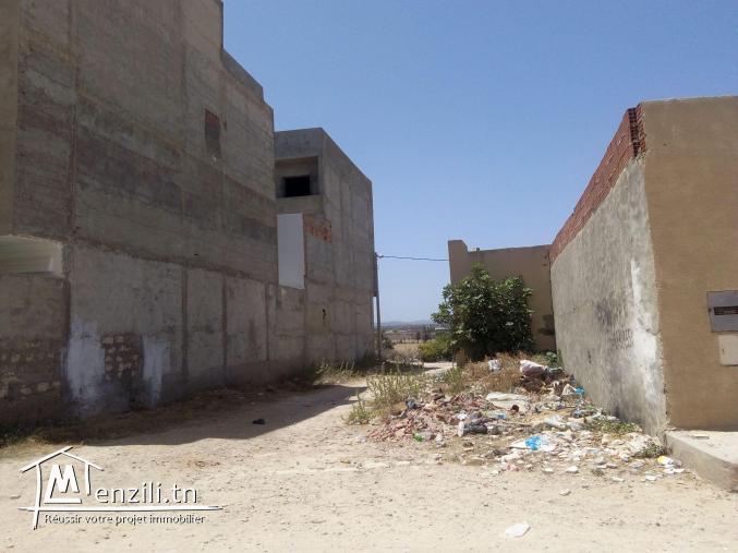 قطعة ارض على واجهتين