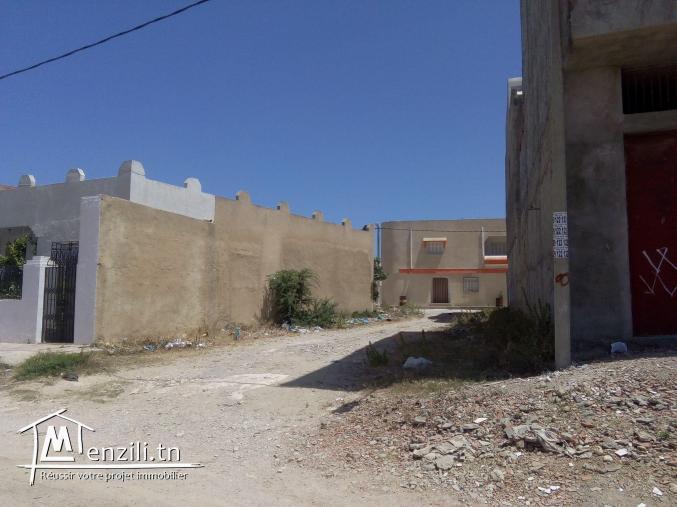 قطعة ارض على واجهتين