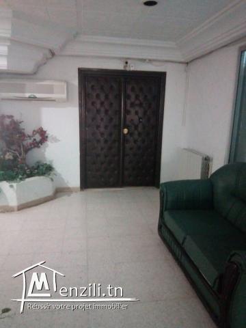 A VENDRE UN LOCAL A VOCATION COMMERCIAL OU ADMINISTRATIVE A L'ARIANA