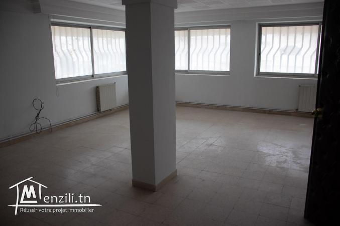 A VENDRE UN LOCAL A VOCATION COMMERCIAL OU ADMINISTRATIVE A L'ARIANA