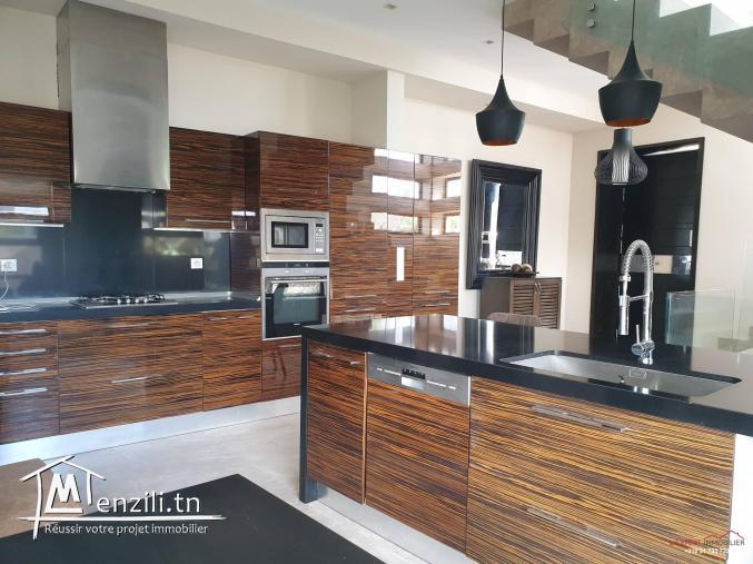 Triplex Meublé a Gammarth