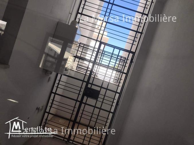 A Vendre appartement s1 neuf, Début Soukra