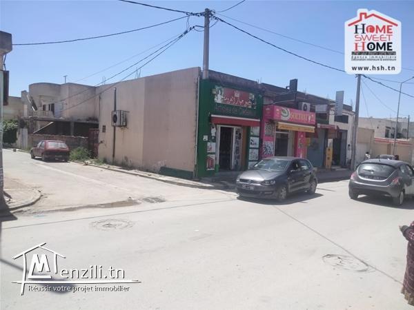 Local Yona à Vendre à Borj Louzir