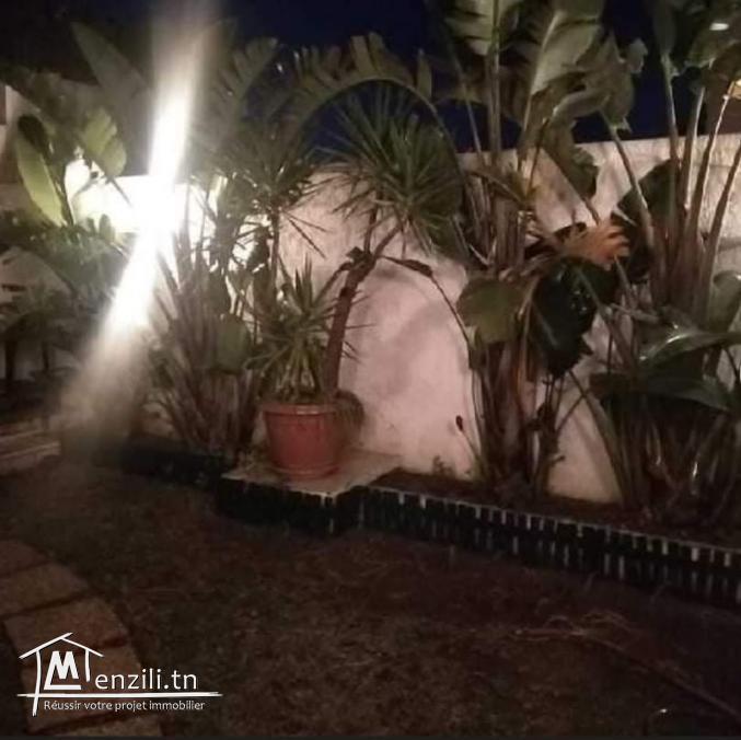 Au jardin d’el menzah2 à louer très joli s+2 RDC d’une villa