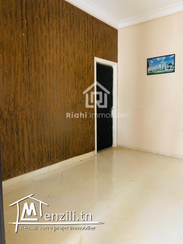 À LOUER : Usage bureautique Hall +4