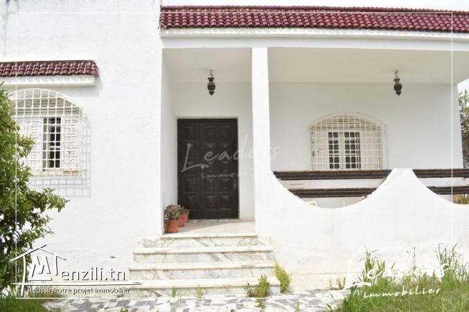 A VENDRE une maison a la soukra ????????27246322