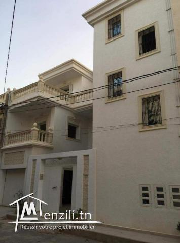 A vendre villa de 3 appartements à prix attractif
