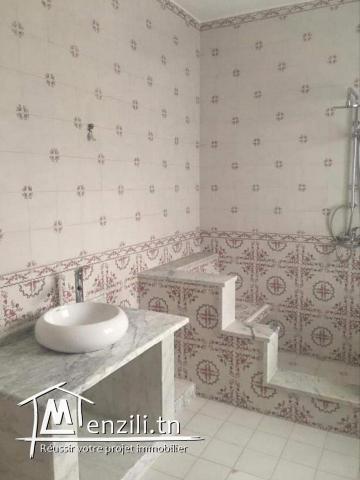 A vendre villa de 3 appartements à prix attractif