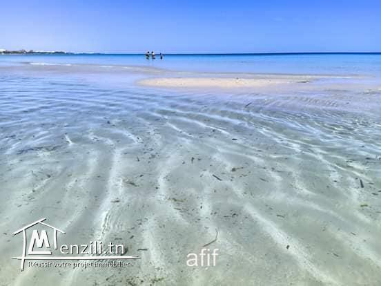très belle résidence à 200m de la corniche de Boujâafar