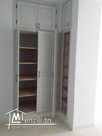 Un lumineux étage de villa à louer à Ariana