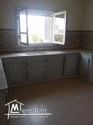 Un lumineux étage de villa à louer à Ariana