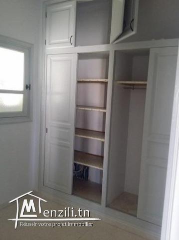 Un lumineux étage de villa à louer à Ariana