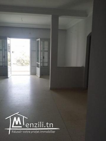 Un lumineux étage de villa à louer à Ariana