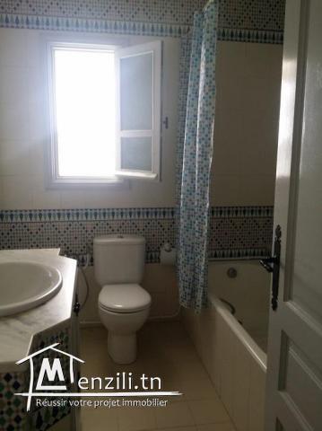 Un lumineux étage de villa à louer à Ariana