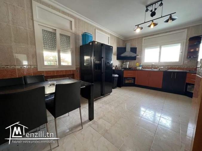 Une magnifique villa S4 a louer à Jardin El Menzah 1