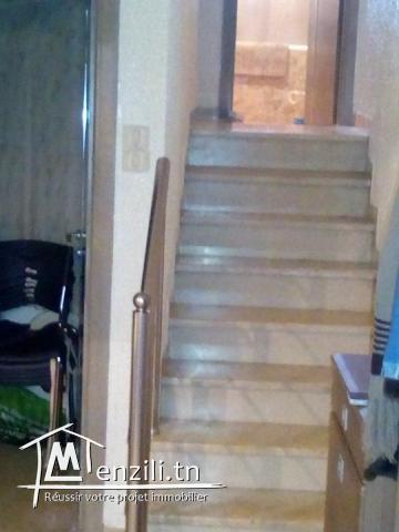 A vendre appartement duplex dans une résidence à khaznadar le Bardo