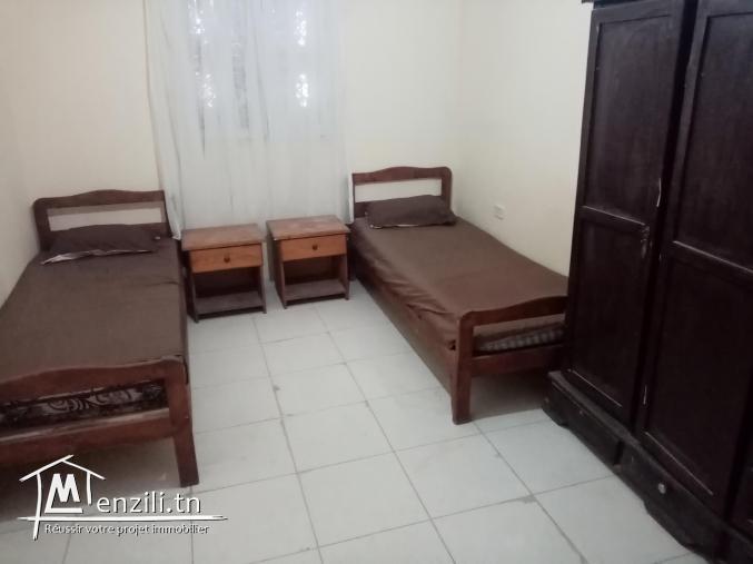 À louer un studio meublé à cité Ibn Khouldoun Mtorrech Gabèscomposée de :