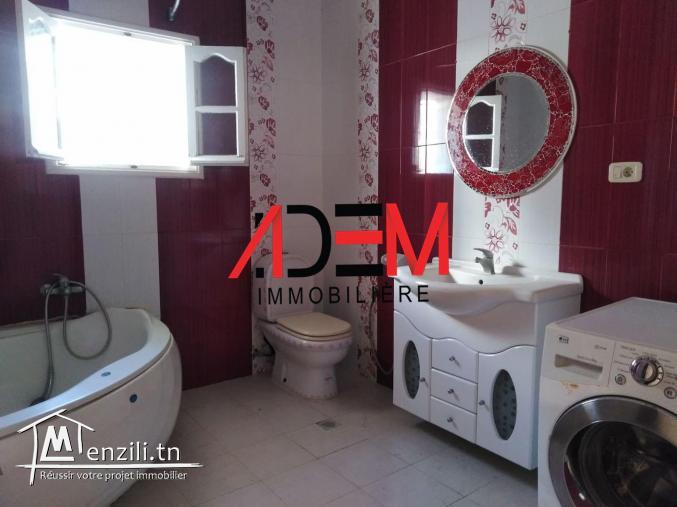 Villa indépendante de 700m² à Khzema ouest à usage bureautique