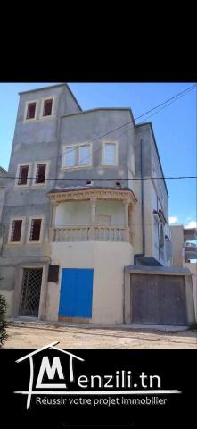 Maison sur 2 étage + studio Rez de chaussée à vendre