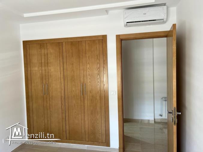 À Louer un appartement au rez-de-chaussée à  La Soukra