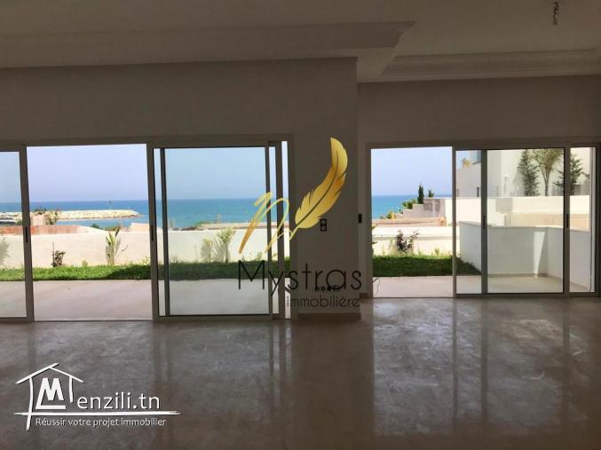A louer villa neuve au bord de la mer a Gammarth