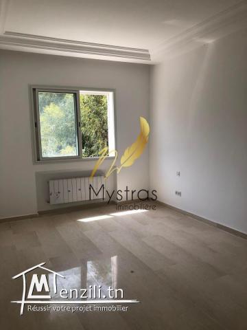 A louer villa neuve à Gammarth