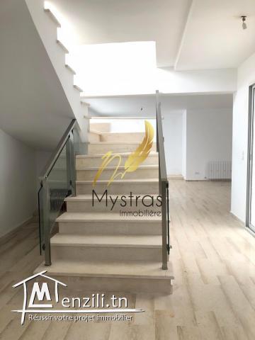 A louer villa neuve à Gammarth