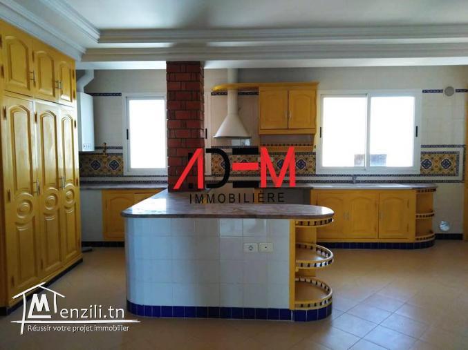 Spacieux étage de villa S3 à Khzema