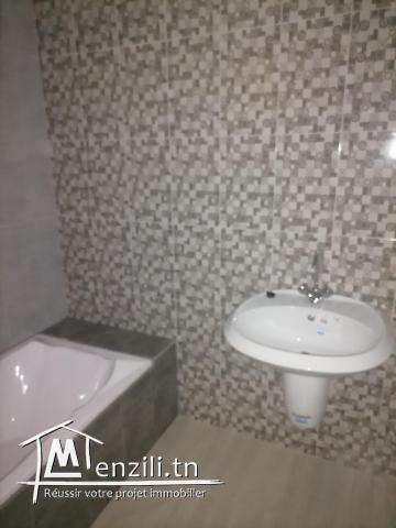 Maison à louer à 7hay rawtha Menzel Bouzelfa