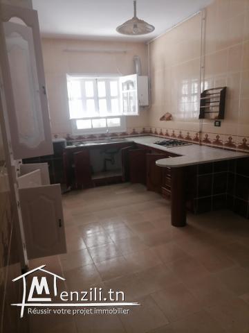 Maison à louer à 7hay rawtha Menzel Bouzelfa