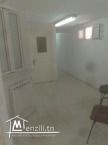 A Louer à Nord Hilton en face clinique Taoufik