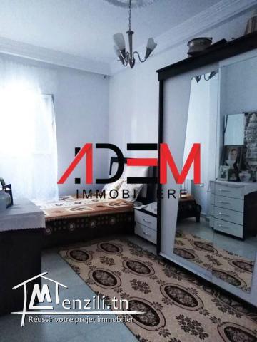 Villa avec deux studios et un local commercial