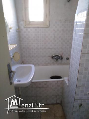 Vente d'une maison+Studio en bon état à Siliana