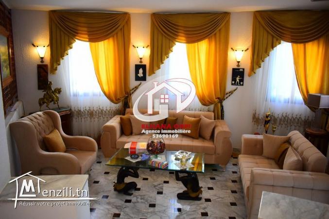 A vendre villa avec piscine sur un terrain de 1756 m²