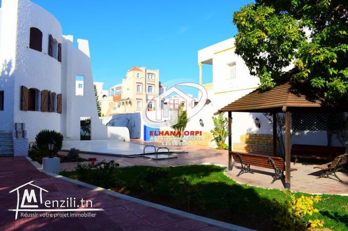 A vendre villa avec piscine sur un terrain de 1756 m²