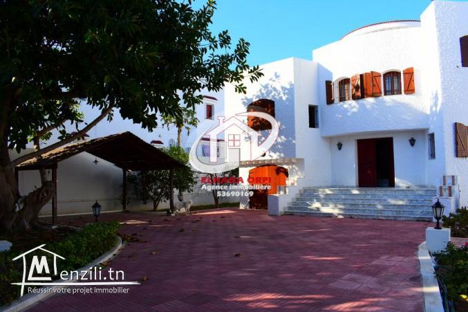 A vendre villa avec piscine sur un terrain de 1756 m²