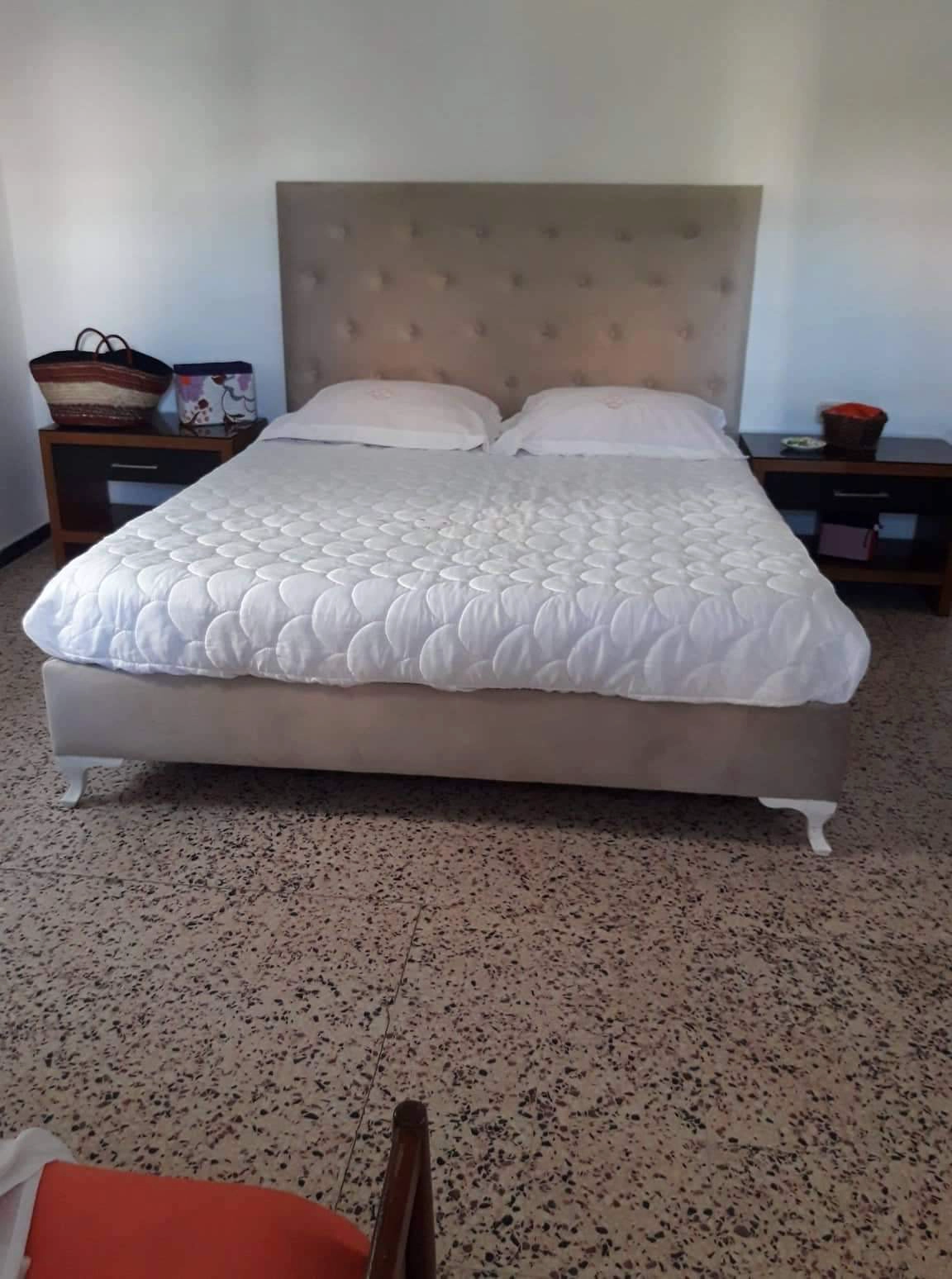 petite villa avec immense jardin 200m de la mer