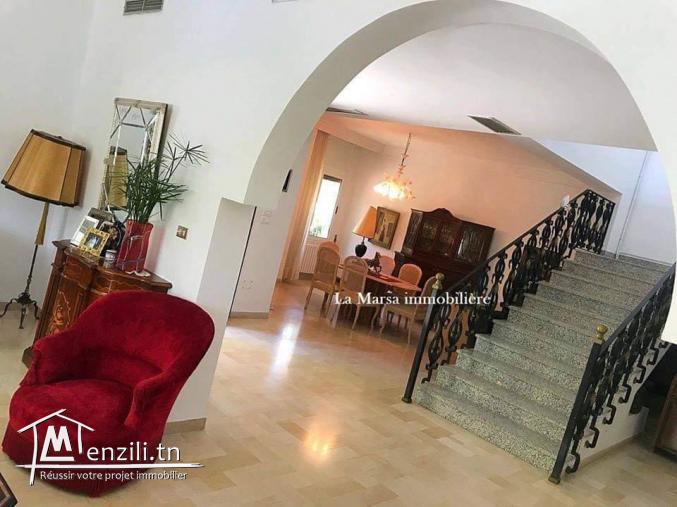 A Louer une villa s3 avec piscine et jardin, La Marsa