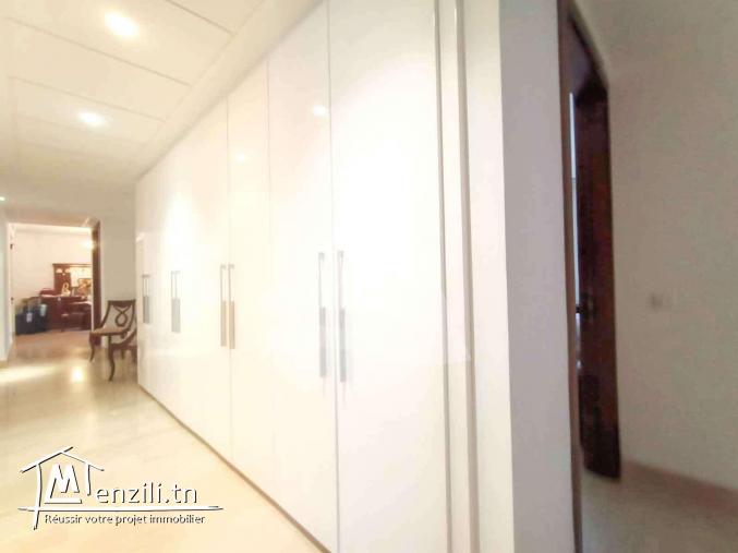 vente d'un superbe appartement s+4 aux berges du lac 2