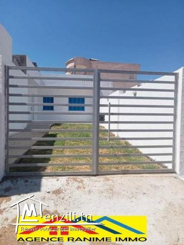 Belle maison ds 150m2 à la plage el haouaria cap bon