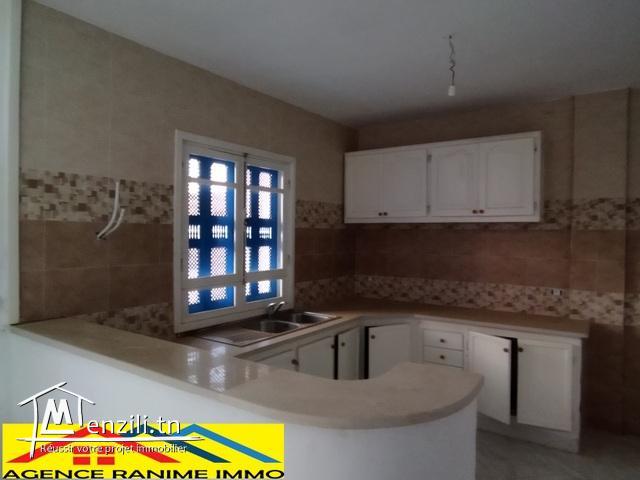 Belle maison ds 150m2 à la plage el haouaria cap bon