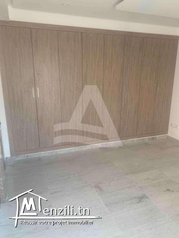 Location d'un appartement s+2 avec terrasse aux jardins de Carthage