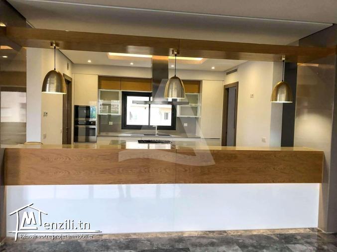 Location d'un appartement luxueuse S+3 avec piscine  au lac2