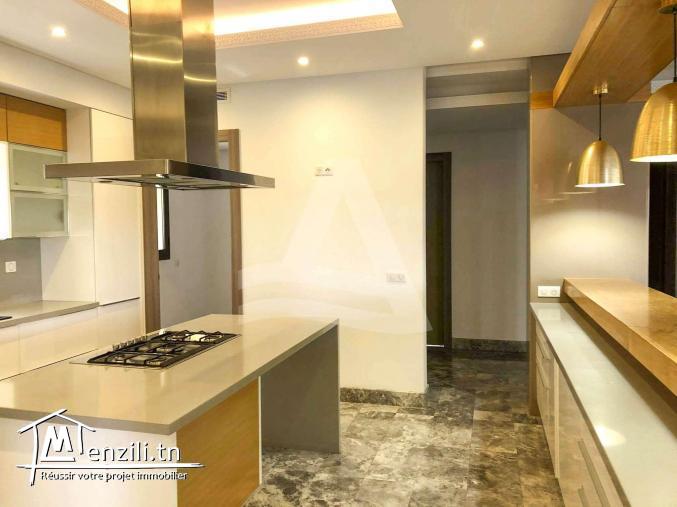 Location d'un appartement luxueuse S+3 avec piscine  au lac2